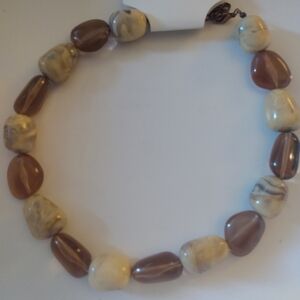 Madison & Max Marble Like Necklace v